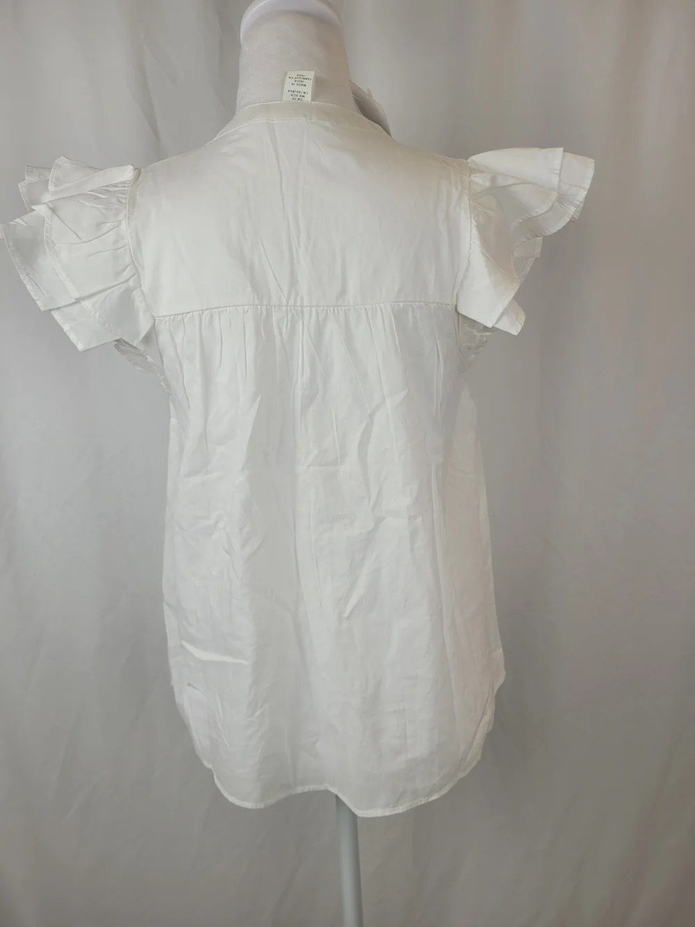 NWT White Embroidered Flutter Sleeve Blouse Size ; xs. - Picture 3 of 13
